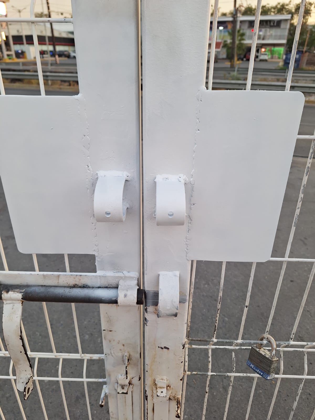 Mantenimiento correctivo de mesas vibradoras y reparacion de porton